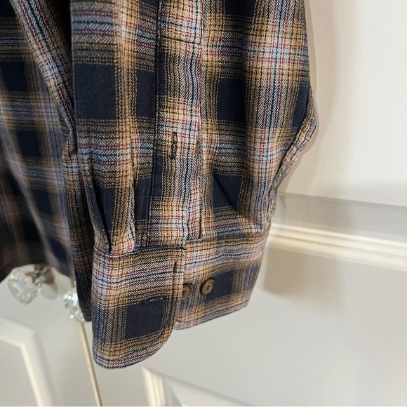 G.H. Bass Plaid Button-down Sz XL - Picture 6 of 9